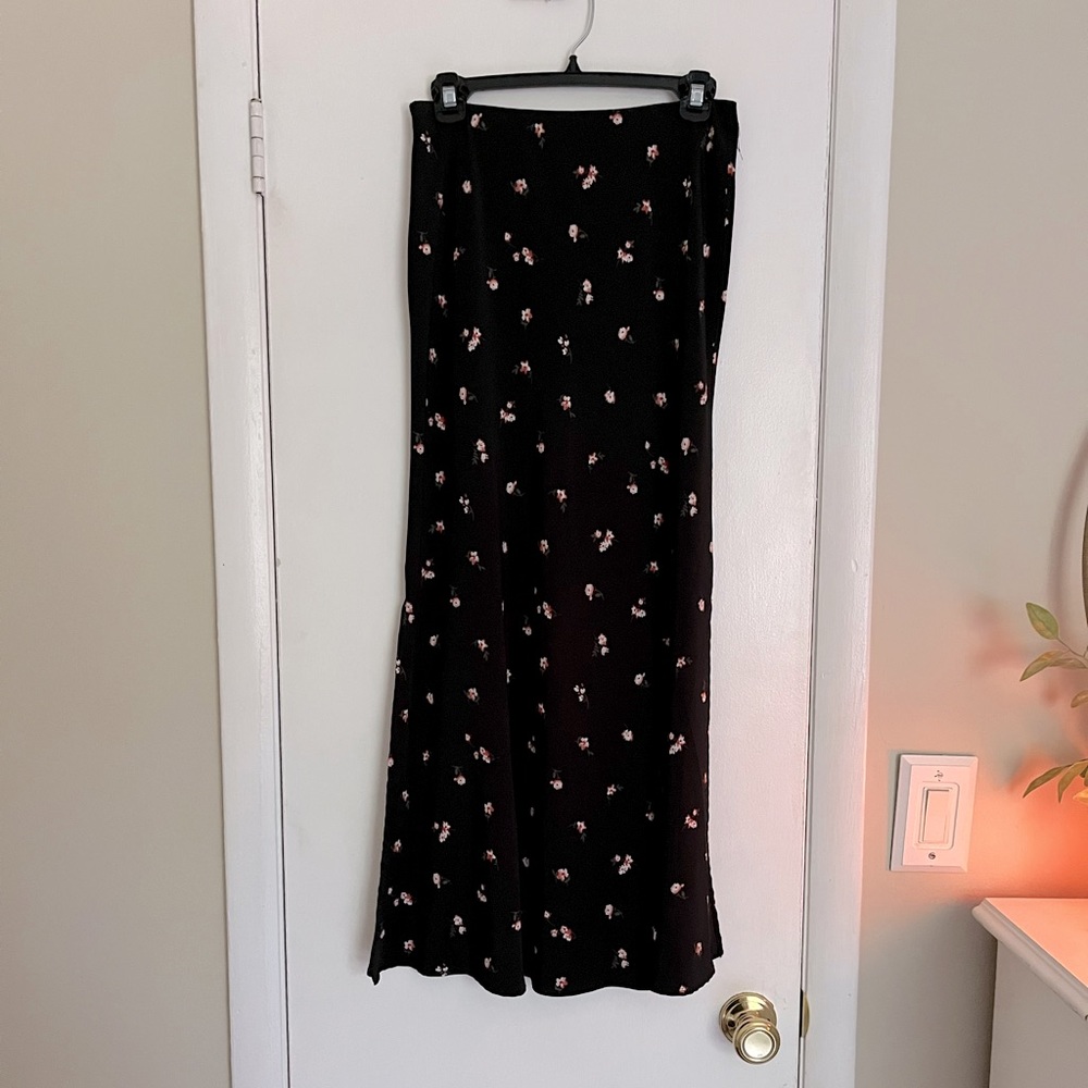 Carly Jean Los Angeles Willow Skirt